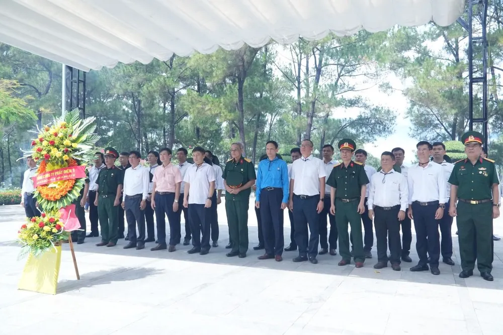 Nhiều hoạt động tri ân các gia đình chính sách, người có công với cách mạng nhân dịp kỷ niệm 77 năm ngày Thương binh Liệt sỹ (27-7-1947 / 27-7-2024). EVNGENCO1 vượt kế hoạch sản lượng điện trong tháng 7.JPG