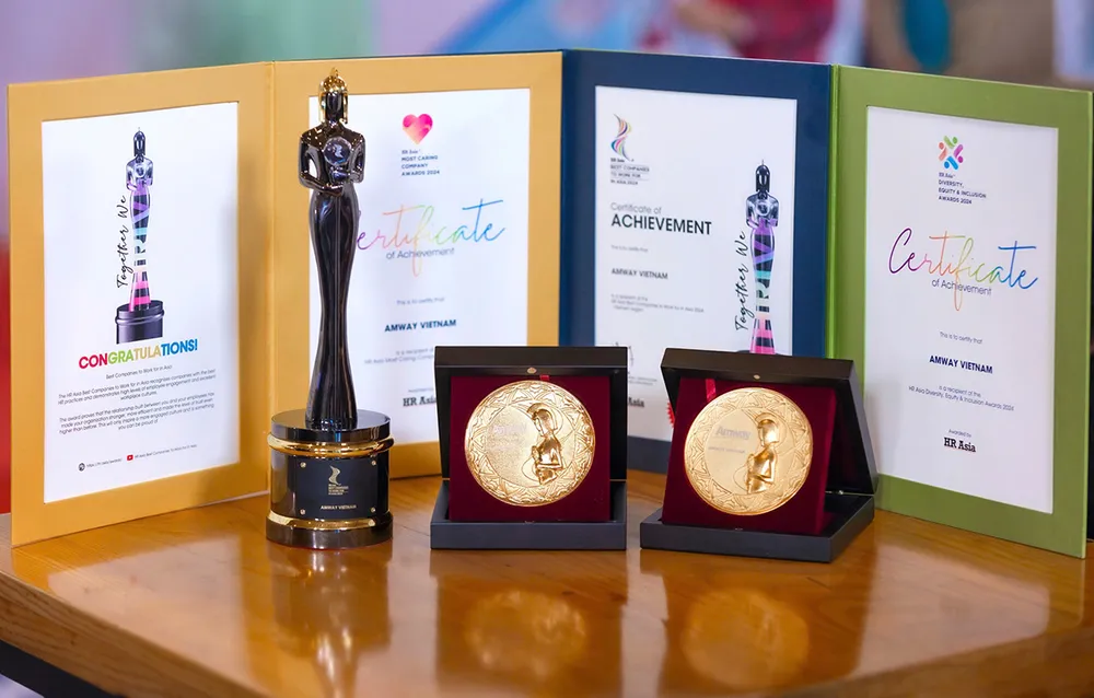 Giải thưởng “HR Asia - Nơi làm việc tốt nhất châu Á 2024” tiếp tục trao cho Amway Việt Nam. Giải thưởng “HR Asia - Nơi làm việc tốt nhất châu Á 2024” tiếp tục trao cho Amway Việt Nam.jpg