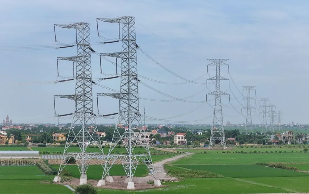 Đường dây 500kV mạch 3 cung đoạn NMNĐ Nam Định I – Phố Nối đã hoàn thành đóng điện vào chiều ngày 19-8. Đường dây 500kV mạch 3 cung đoạn NMNĐ Nam Định I – Phố Nối đã hoàn thành đóng điện vào chiều ngày 19-8.jpg