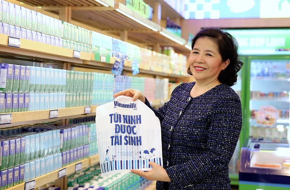 Bà Mai Kiều Liên kể về con đường Vinamilk từ những ngày đầu khi khái niệm “phát triển bền vững” còn chưa phổ biến như hiện nay. ceo-vinamilk-dieu-gi-can-thiet-phuc-vu-cho-xa-hoi-cong-dong-thi-vinamilk-se-lam.jpg