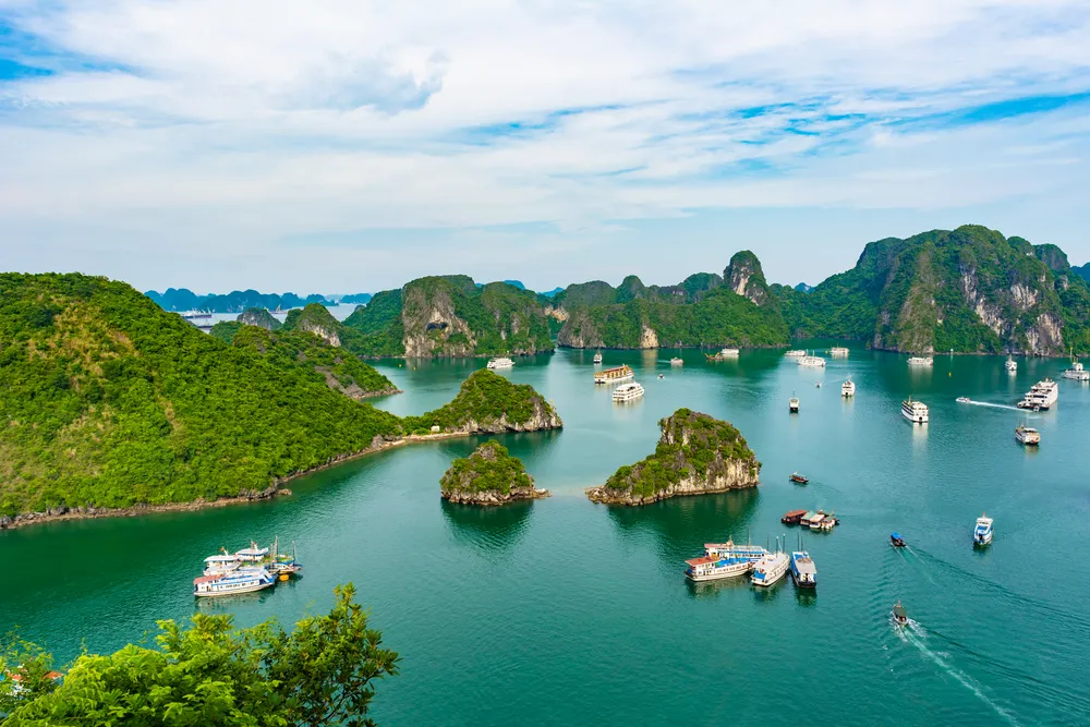 Vịnh di sản là điểm đến không thể bỏ lỡ trong chuyến du lịch mùa thu đông. nhung-diem-den-de-trai-nghiem-mua-dep-nhat-tai-mien-bac-viet-nam-2.jpg