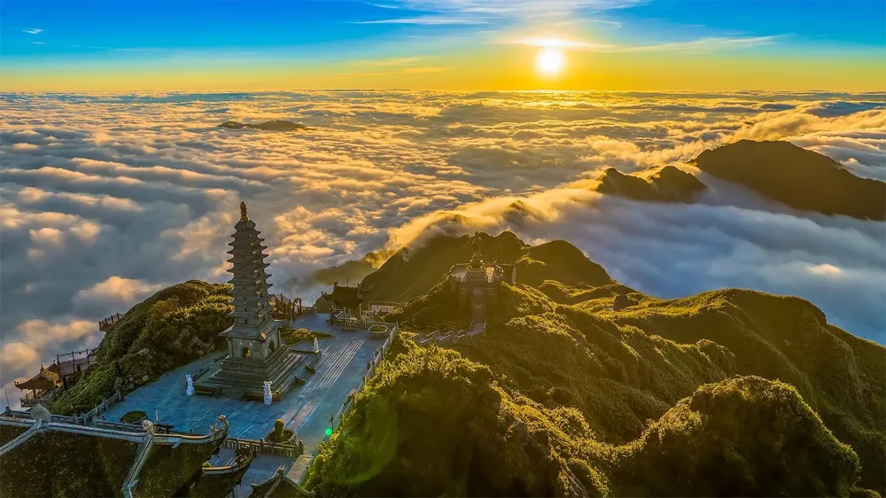 Mùa thu đông - thời điểm săn mây đẹp nhất tại đỉnh Fansipan. nhung-diem-den-de-trai-nghiem-mua-dep-nhat-tai-mien-bac-viet-nam-3.jpg