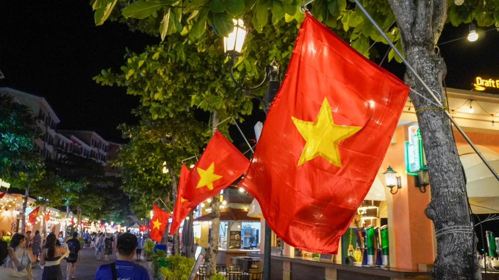 Điểm danh loạt điểm đến check-in cờ hoa rực rỡ dịp lễ 2-9 năm nay.jpg