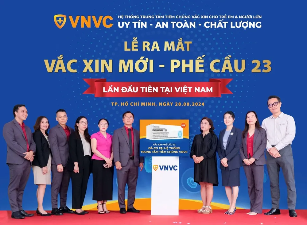 VNVC cùng MSD Việt Nam ra mắt vắc xin mới phòng 23 chủng phế cầu tại TP.HCM sáng 28-8. Ảnh: Hoa Lân them-vac-xin-phe-cau-moi-cho-nguoi-dan-viet-nam-2.jpg