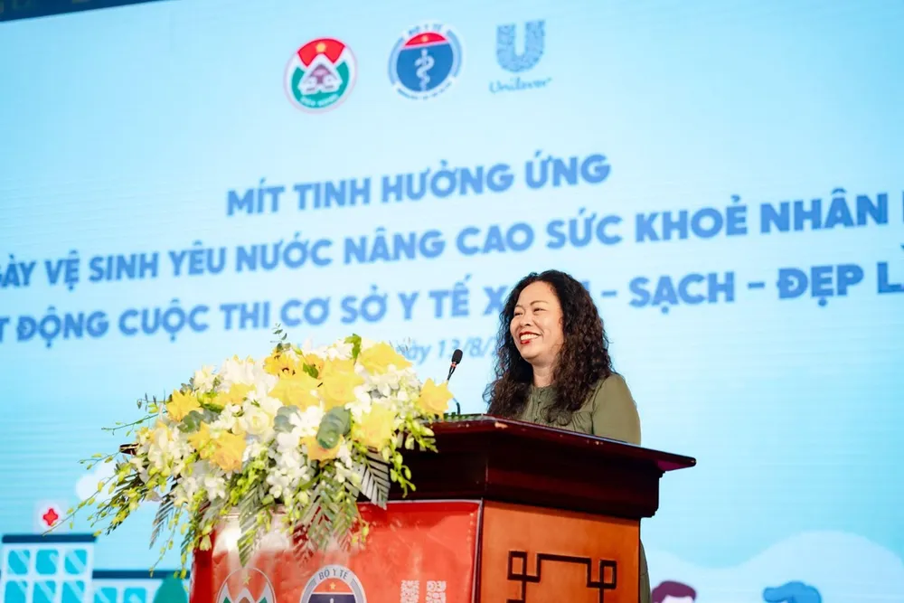 Bà Nguyễn Thị Bích Vân, Tổng Giám đốc Quốc gia Unilever Việt Nam phát biểu tại sự kiện. unilever-dong-hanh-cung-bo-y-te-khoi-dong-cuoc-thi-co-so-y-te-xanh-sach-dep-lan-thu-i-2.jpg