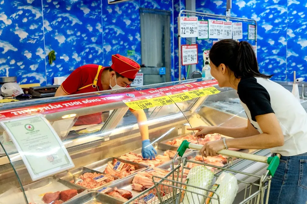 Xu hướng xanh hóa và trách nhiệm xã hội của doanh nghiệp là hai khía cạnh quan trọng trong việc hình thành một doanh nghiệp bền vững. Ảnh: SATRA SATRA tiếp tục nhận danh hiệu ‘Doanh nghiệp xanh TP.HCM năm 2024’.jpg