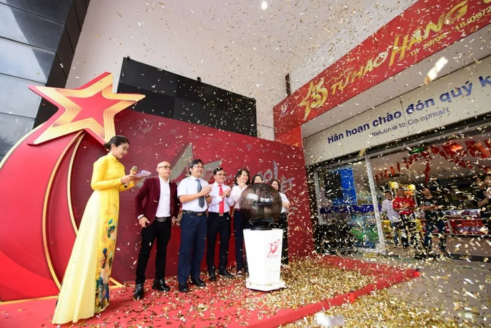 Chương trình tôn vinh hàng Việt lớn nhất trong năm chính thức bắt đầu. saigon-co-op-khoi-dong-thang-tu-hao-hang-viet-dua-hang-viet-len-online.jpg
