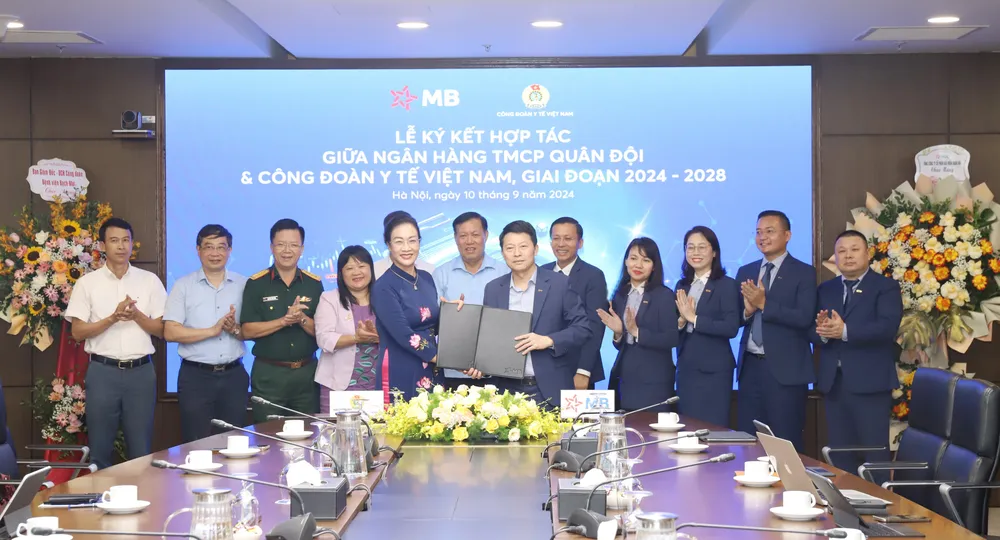 MB và Công đoàn Y tế Việt Nam ký kết thỏa thuận hợp tác toàn diện, giai đoạn 2024 – 2028. ngan-hang-mb-ky-ket-hop-tac-voi-cong-doan-y-te-viet-nam.jpg