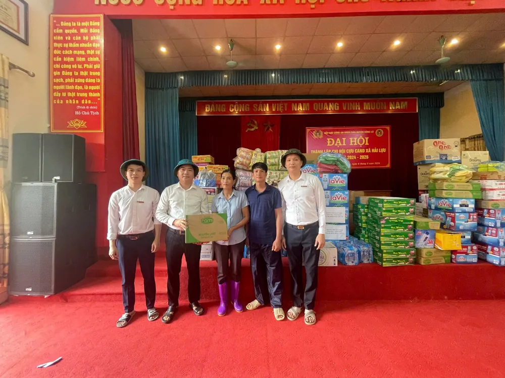 Agribank chung sức cùng các địa phương và người dân khắc phục hậu quả của cơn bão số 3.jpg