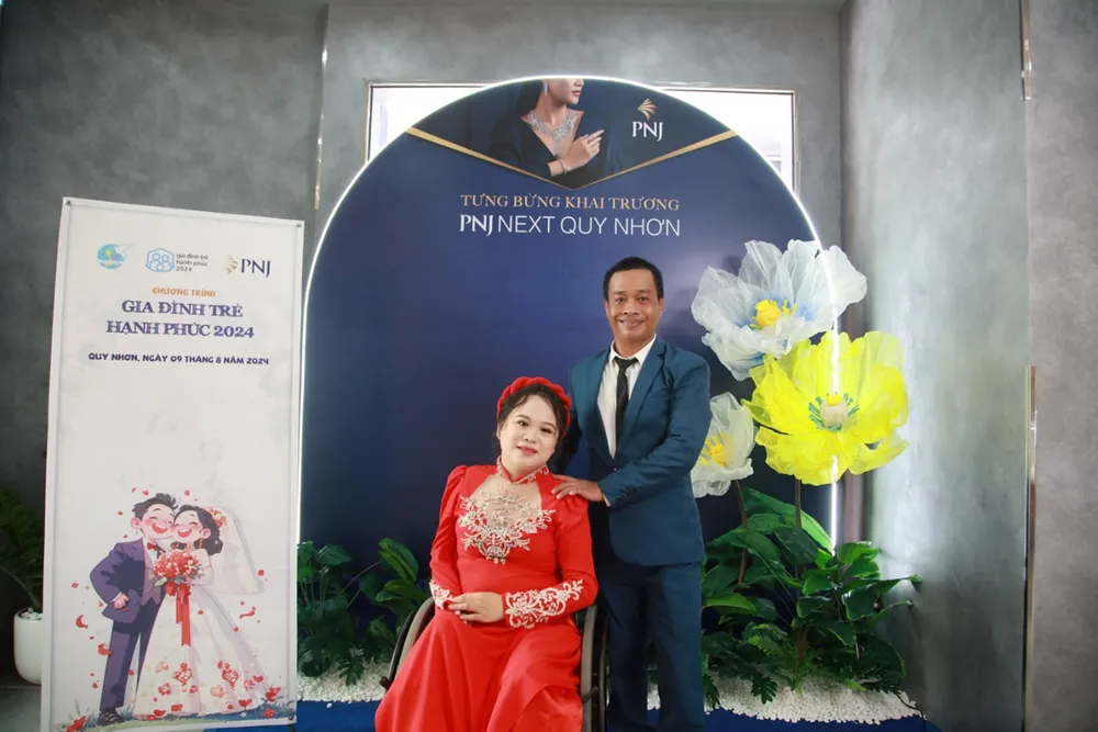Trong khuôn khổ dự án Gia đình trẻ hạnh phúc, PNJ trao tặng nhẫn cưới cho các cặp đôi khó khăn tại khu vực Miền Trung PNJ khẳng định vị thế ‘đầu tàu’ ngành bán lẻ trang sức về đóng góp ngân sách.jpg