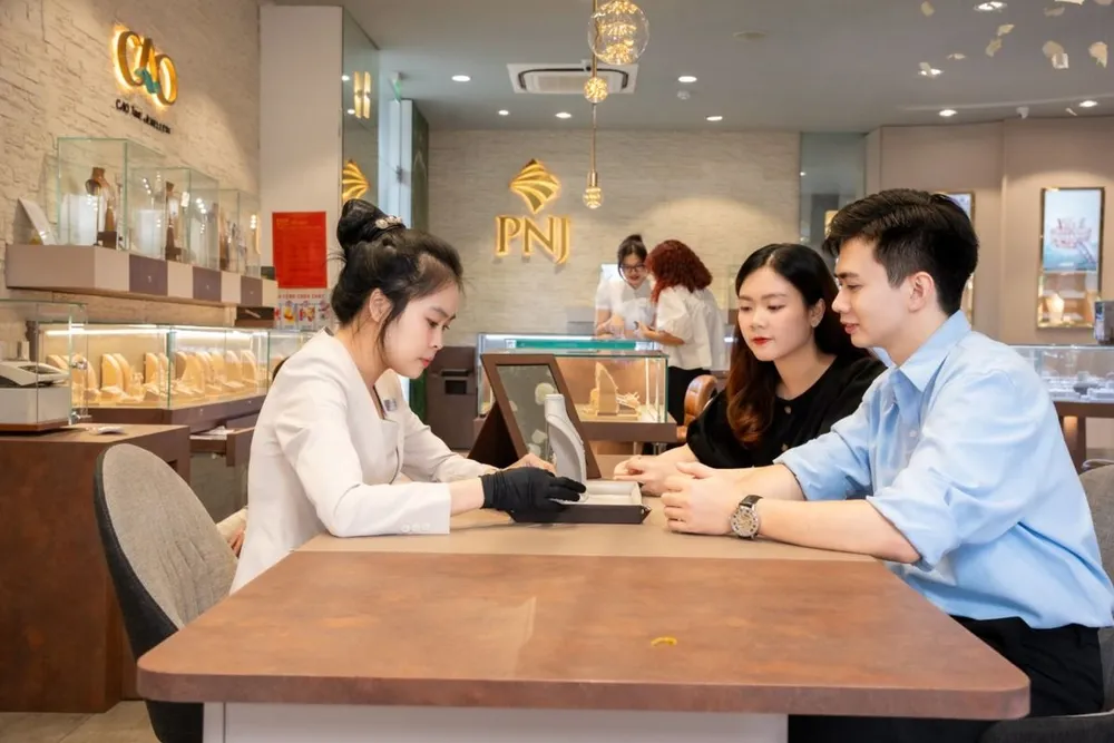 PNJ đóng góp 1.418 tỷ đồng vào ngân sách nhà nước năm 2023. pnj-khang-dinh-vi-the-dau-tau-nganh-ban-le-trang-suc-ve-dong-gop-ngan-sach.jpg