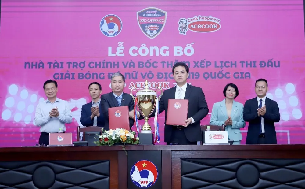 Lễ công bố nhà tài trợ chính. acecook-viet-nam-la-nha-tai-tro-chinh-giai-bong-da-nu-vo-dich-u19-quoc-gia-cup-acecook-2024.JPG
