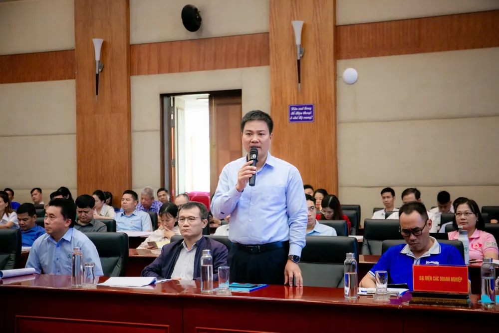 Ông Trần Anh Quyết – Đại diện C.P. Việt Nam phát biểu tại hội nghị. Tập đoàn CP ủng hộ 5 tỉ đồng hàng hóa và tiền mặt cho người dân bị bão lũ Yagi.JPG