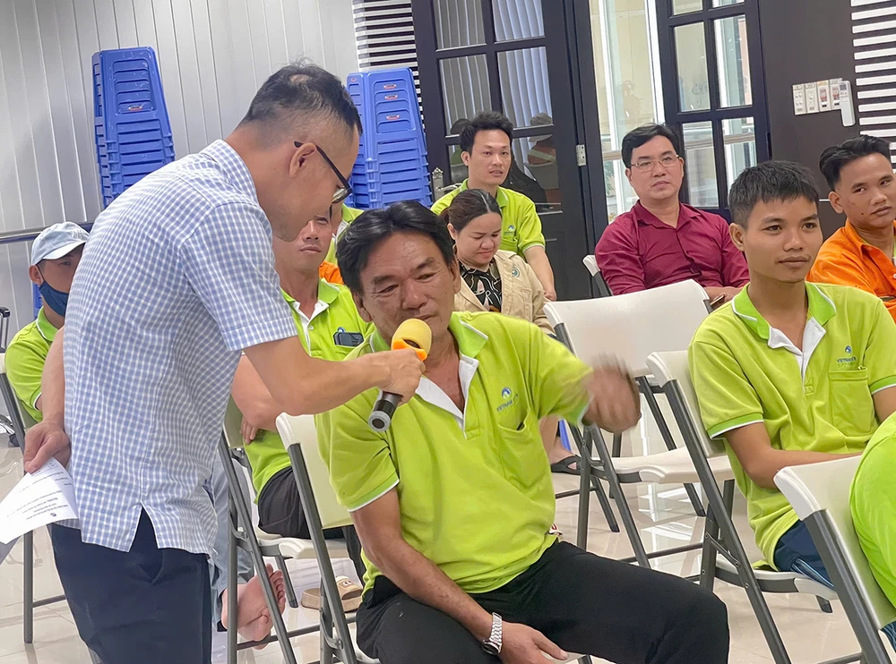 Bãi rác Đa Phước tổ chức huấn luyện vệ sinh viên an toàn và đón tiếp 60 học sinh trường Bắc Mỹ.jpg