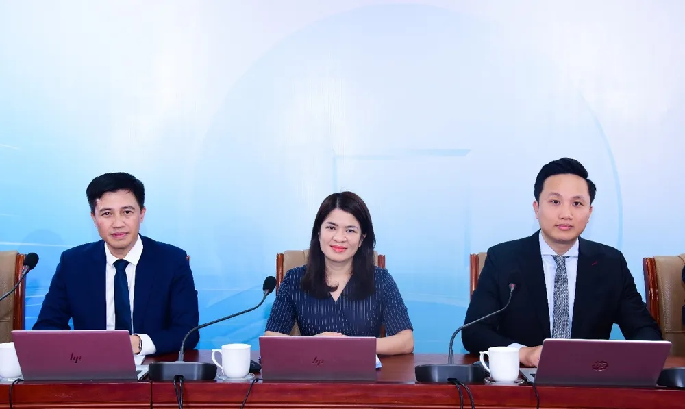 TV.HĐQT Phạm Thị Thanh Hoài chủ trì Hội nghị cập nhật KQKD quý III-2024 và 9 tháng đầu năm 2024. VietinBank: Tăng trưởng mạnh mẽ, hiệu quả, bền vững.jpg