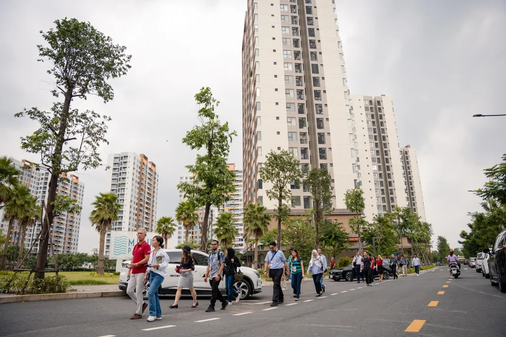 Đại diện REHDA cùng đội ngũ chuyên môn tham quan dự án Mizuki Park (Bình Chánh, TP.HCM). nam-long-va-rehda-institute-cung-chia-se-chuyen-mon-trong-phat-trien-nha-o-do-thi-3.JPG