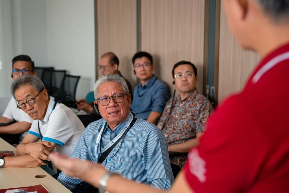 Đại diện Nam Long Group và REHDA Institute trao đổi chuyên môn và kinh nghiệm phát triển các dự án nhà ở xã hội, nhà ở đô thị. Nam Long và Rehda Institute cùng chia sẻ chuyên môn trong phát triển nhà ở, đô thị.JPG