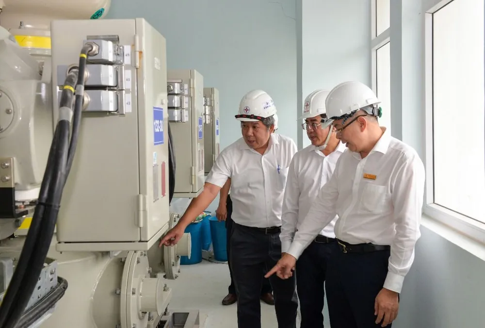 EVNHCMC tăng tốc hoàn thành các dự án xây dựng lưới điện.jpg