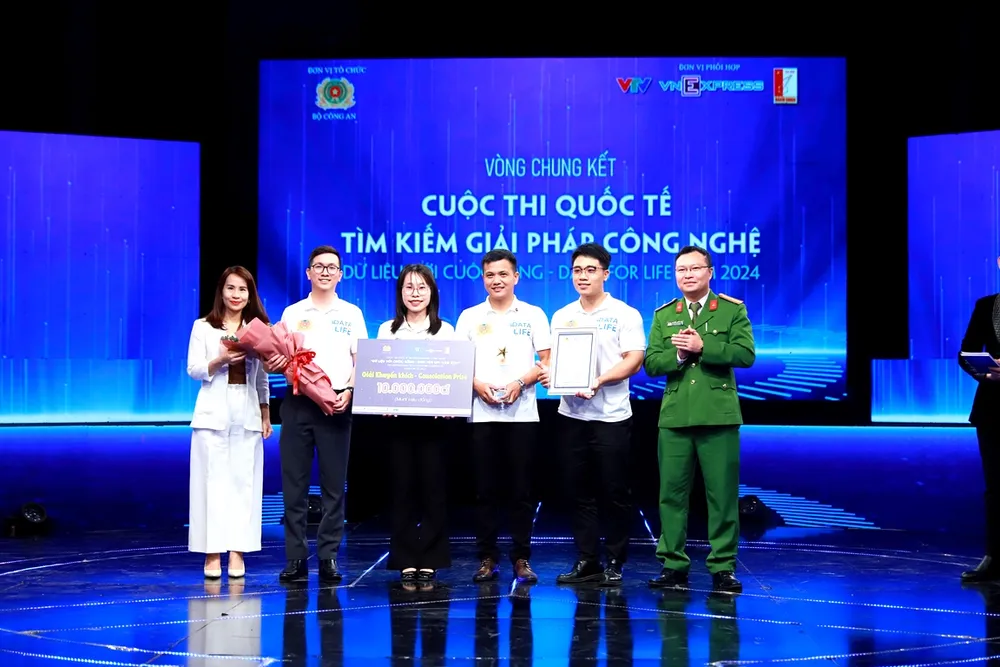 NCB giành giải tại cuộc thi Data for Life 2024 về ứng dụng công nghệ và AI.JPG