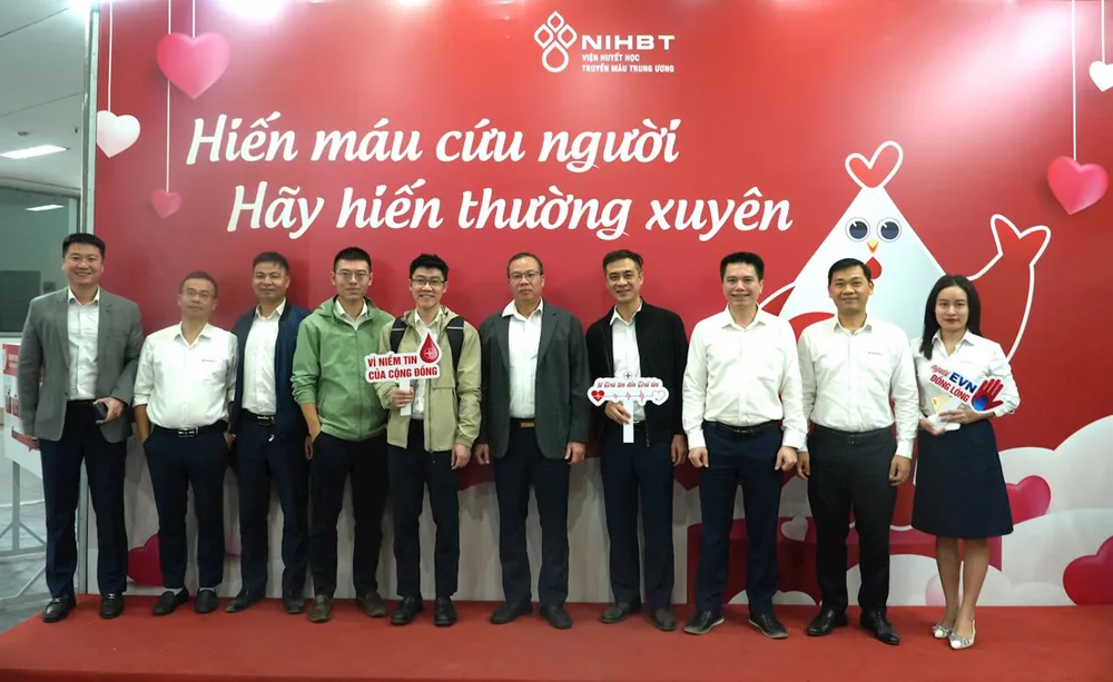 EVNGENCO1 hưởng ứng Tuần lễ hồng EVN lần thứ X.jpg