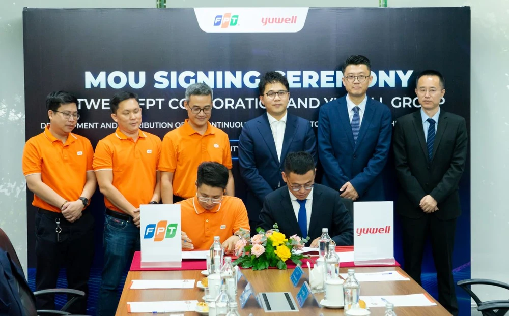 tap-doan-fpt-va-tap-doan-yuwell-ky-ket-hop-tac-phat-trien-va-phan-phoi-may-do-duong-huyet-lien-tuc-3p-4.JPG