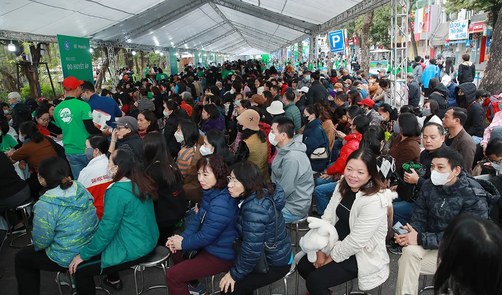 Quà sức khỏe dành cho 3.000 người dân TP.HCM vào ngày 15-12.JPG