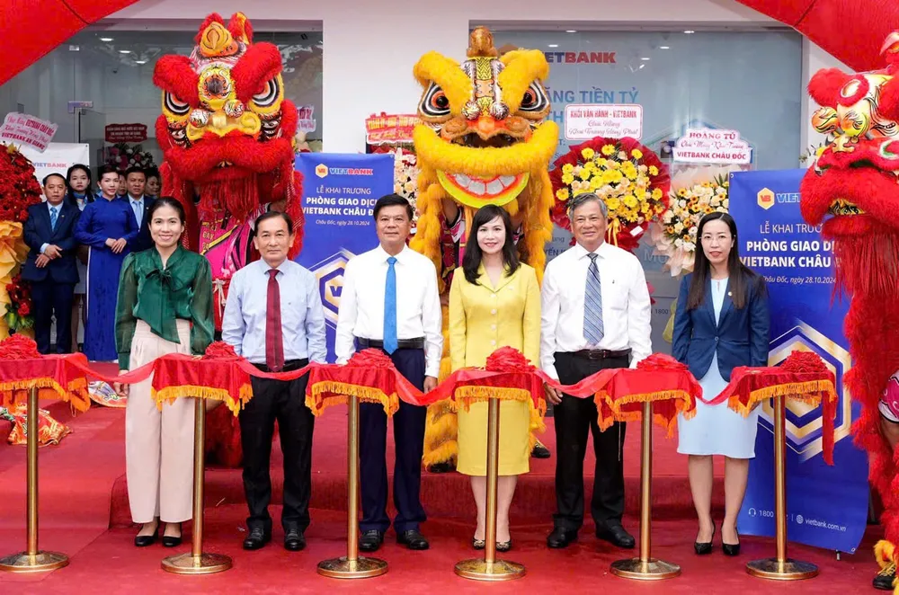 Tích cực mở rộng mạng lưới, Vietbank lãi trước thuế tăng 96% trong 9 tháng.JPG