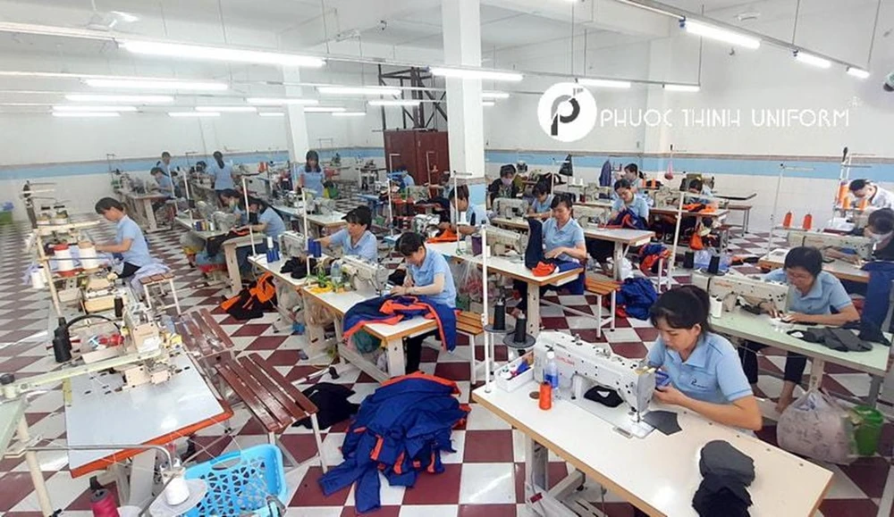 Phước Thịnh Uniform: Nâng tầm nhận diện thương hiệu cho đồng phục công ty  của bạn | Báo Pháp Luật TP. Hồ Chí Minh