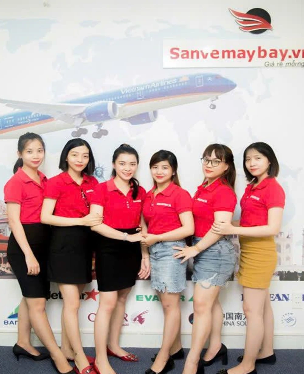 chuong-trinh-khuyen-mai-dac-biet-san-ve-may-bay-nhan-ngay-phu-kien-cong-nghe-cao-cap-2.jpg