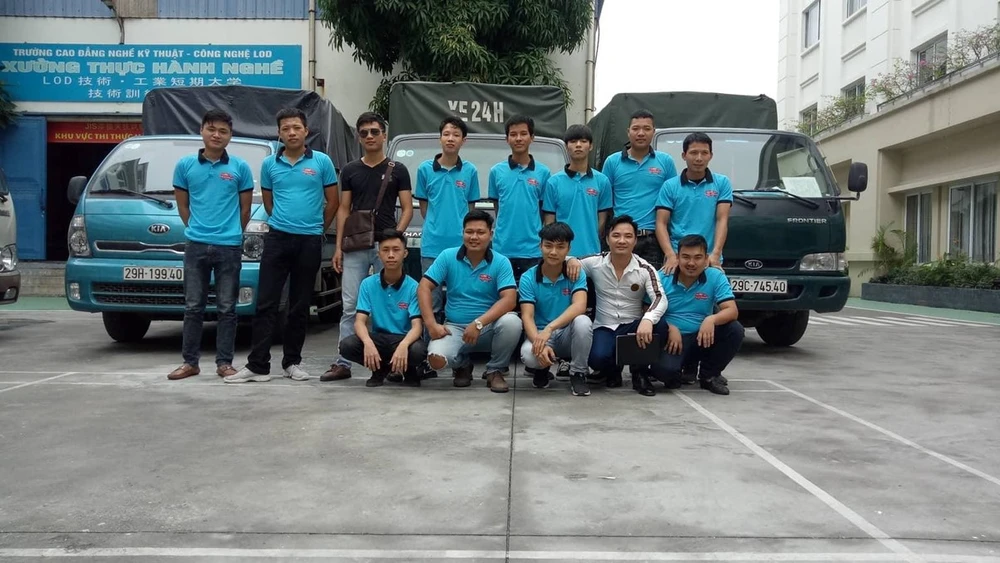 Vận Chuyển Văn Minh cho thuê Taxi tải giá rẻ tại Hà Nội.jpg