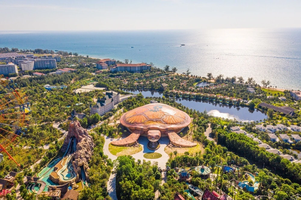 Phú Quốc United Center liên tiếp gây tiếng vang trong và ngoài nước với những công trình mang tính biểu tượng. tp-phu-quoc-chinh-thuc-tro-thanh-do-thi-loai-i-3.jpg