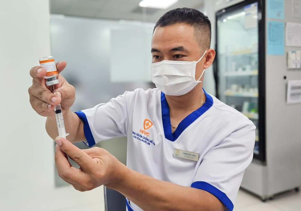 VNVC có đầy đủ các loại vắc xin phòng chống sởi cho trẻ từ 6 tháng tuổi và người lớn. Ảnh: Lê Hoàng bo-y-te-nhan-nua-trieu-lieu-vac-xin-soi-tu-he-thong-tiem-chung-vnvc-3.jpg