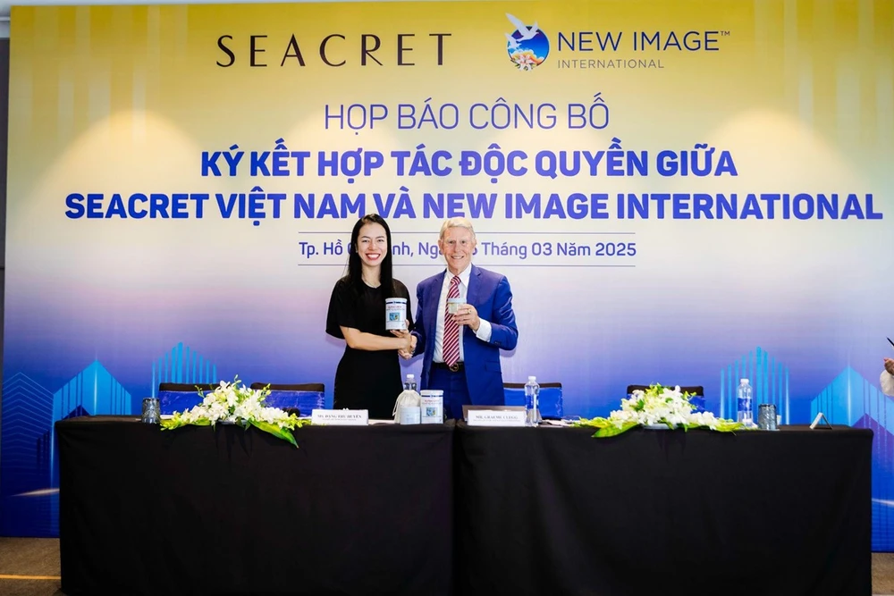 Sự kiện hợp tác chiến lược mở ra những cơ hội mới cho 2 thương hiệu và cả người tiêu dùng Việt - Nguồn ảnh: Seacret Việt Nam New Image International ký hợp tác chiến lược cùng Seacret Việt Nam.jpg