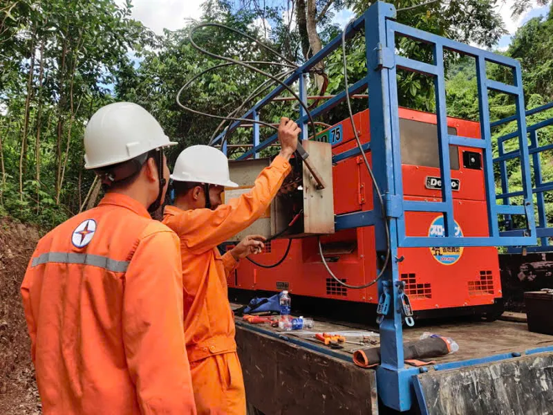 EVNCPC đảm bảo cung cấp điện ổn định trong dịp Giỗ Tổ Hùng Vương, Lễ 30-4 và 1-5-2025.jpg