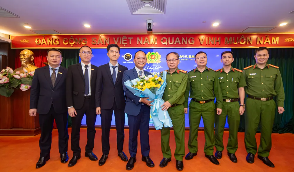 nam-a-bank-hop-tac-voi-trung-tam-rar-bo-cong-an-chinh-thuc-trien-khai-xac-thuc-dien-tu-qua-vneid-2.jpg