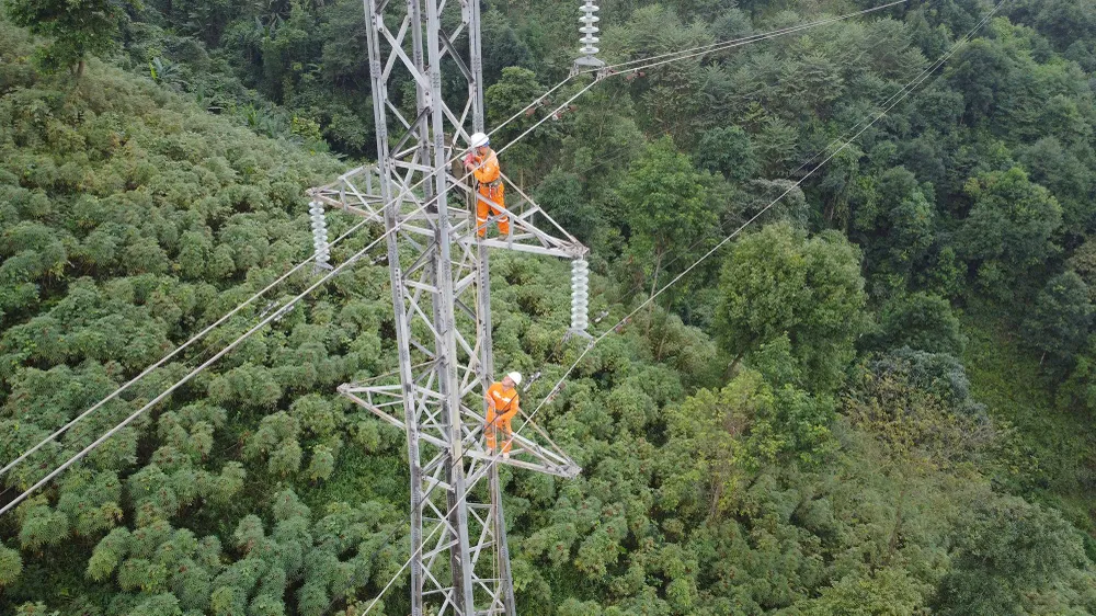 Điện lực miền Bắc căng mình đảm bảo cung ứng điện tăng cao dịp hè.jpg