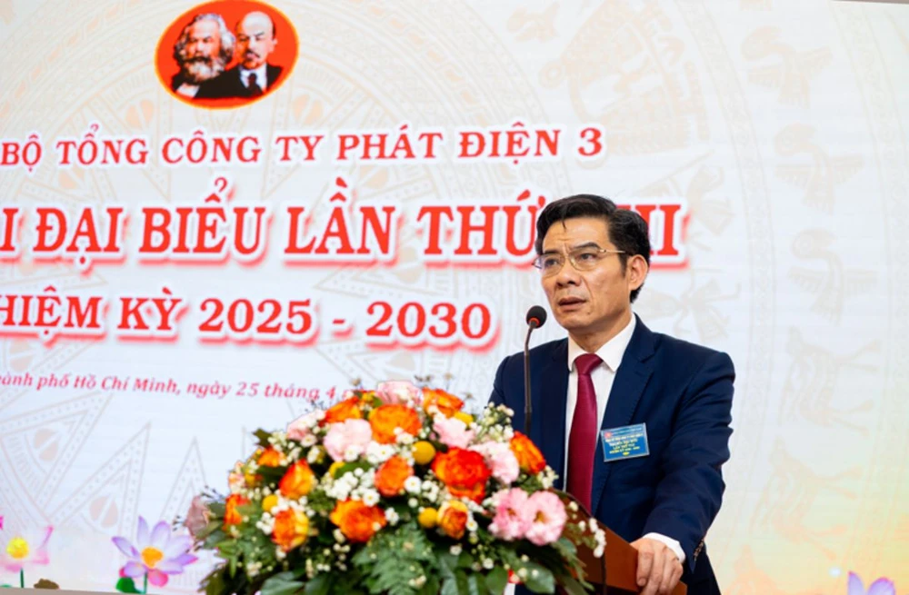 Đồng chí Nguyễn Hữu Tuấn – Phó Bí thư Thường trực Đảng ủy EVN phát biểu chỉ đạo. dang-bo-evngenco3-quyet-tam-thuc-hien-thang-loi-cac-nhiem-vu-trong-tam-va-3-khau-dot-pha-nhiem-ky-2025-2030-2