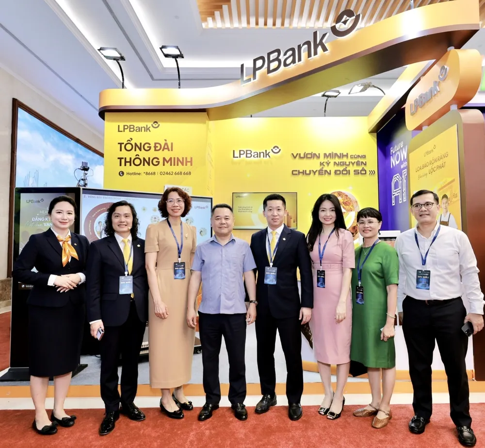 tong-dai-da-kenh-thong-minh-cua-lpbank-tao-dau-an-tai-su-kien-chuyen-doi-so-nganh-ngan-hang-2025-2.jpg