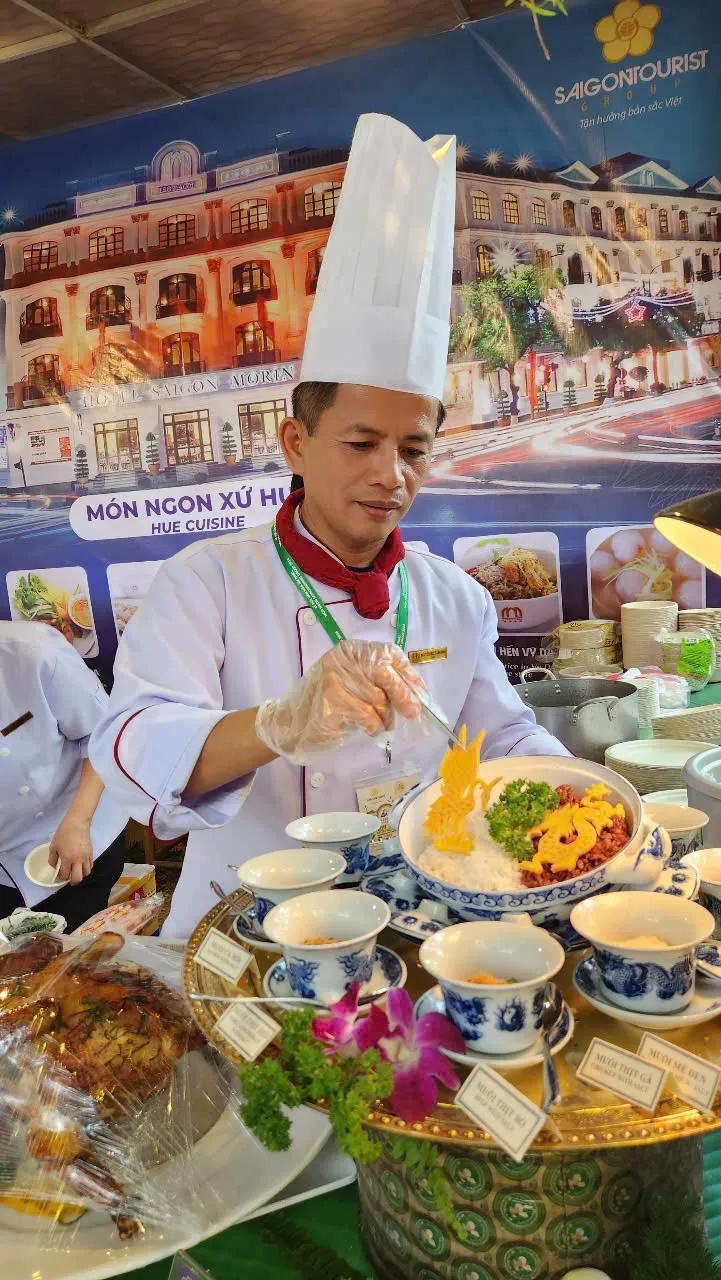 Lần đầu tiên ‘phiên bản quốc tế’ của Lễ hội Văn hóa Ẩm thực Saigontourist Group ‘đổ bộ’ Osaka, Nhật Bản.jpg