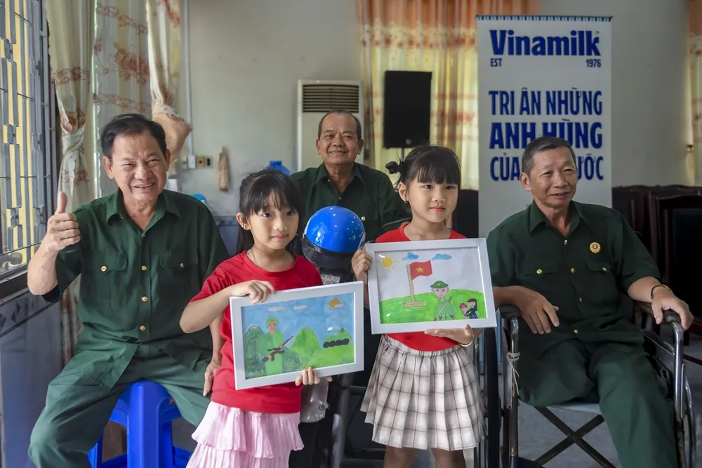 vinamilk-viet-tiep-cau-chuyen-hoa-binh-bang-tranh-va-hanh-dong-2.jpg