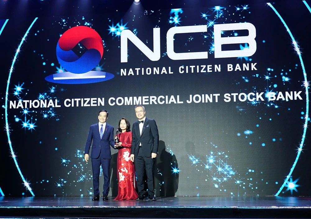 ngan-hang-ncb-nhan-cu-dup-giai-thuong-cua-hr-asia-awards-2025-2.JPG