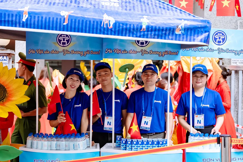 Vinamilk tiếp sức gần 1 triệu sản phẩm cho đại lễ kỷ niệm 80 năm Quốc khánh 2-9.JPG