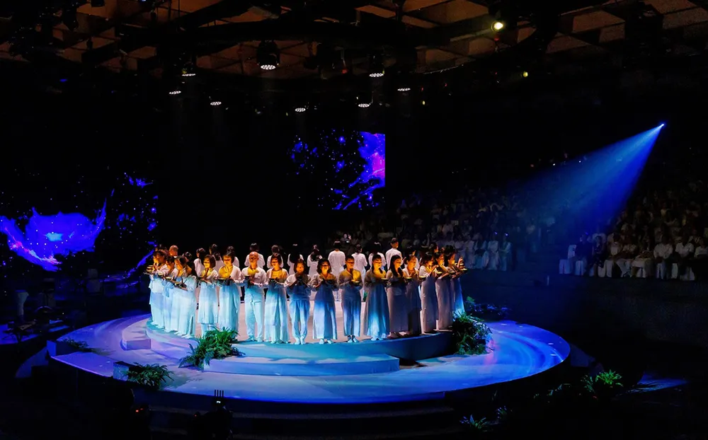 Journey Into Silence - Hành trình khám phá hạnh phúc và thịnh vượng từ bên trong.JPG