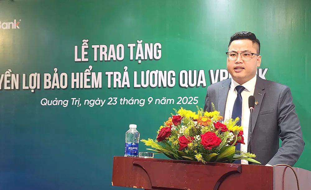 vpbank-trao-bao-hiem-tro-cap-mat-viec-cho-nguoi-lao-dong-2.jpg