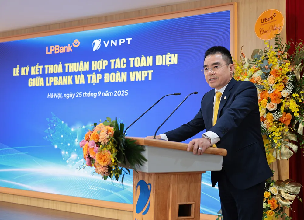 vnpt-va-lpbank-ky-hop-tac-toan-dien-thuc-day-chuyen-doi-so-va-phat-trien-ben-vung-2.jpg