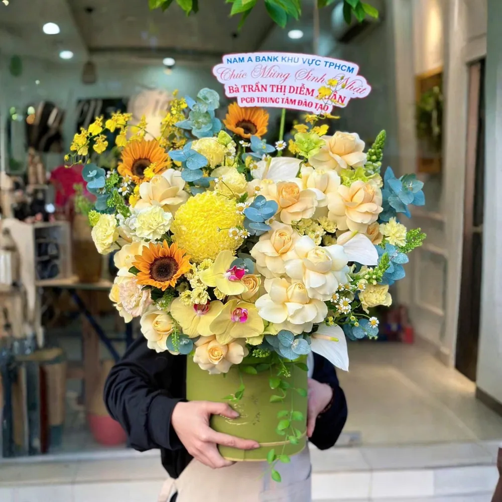 flower-sight-trao-gui-yeu-thuong-qua-nhung-thiet-ke-hoa-sinh-nhat-day-cam-xuc-tai-tp-hcm-2.png