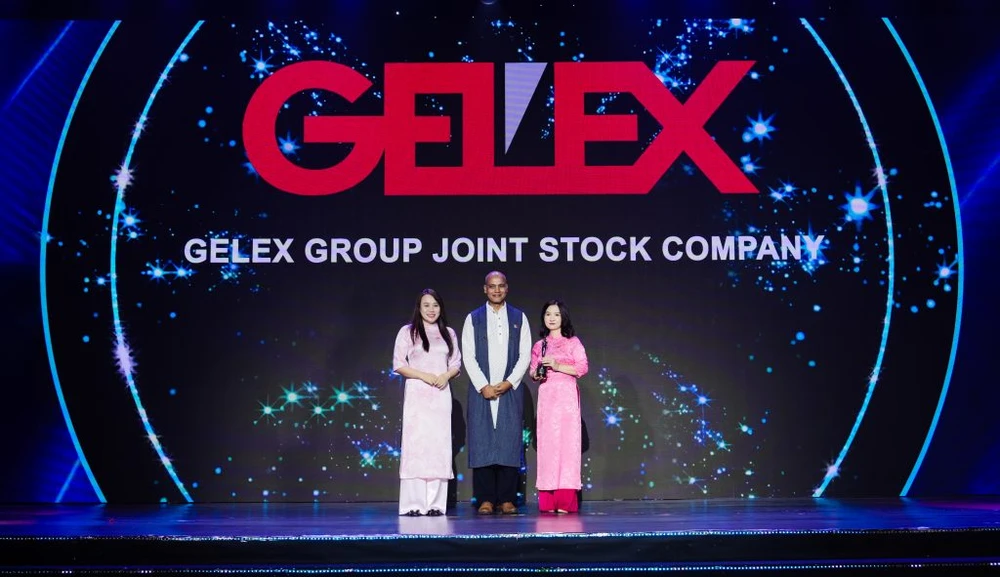 Đại diện Tập đoàn GELEX nhận giải thưởng “Nơi làm việc tốt nhất châu Á năm 2025”