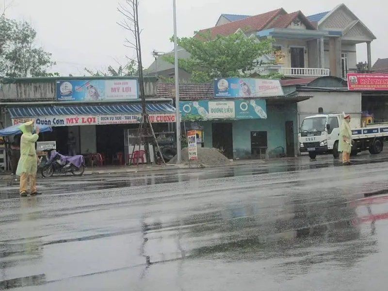 Ngã xuống đường, cô gái bị xe container tông tử vong ảnh 2