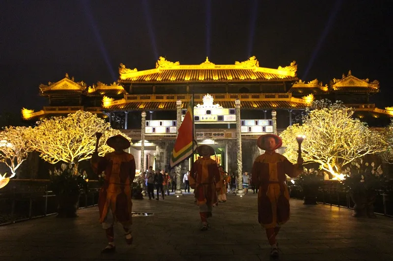 Đại nội Huế mở cửa đón du khách tham quan về đêm ảnh 6