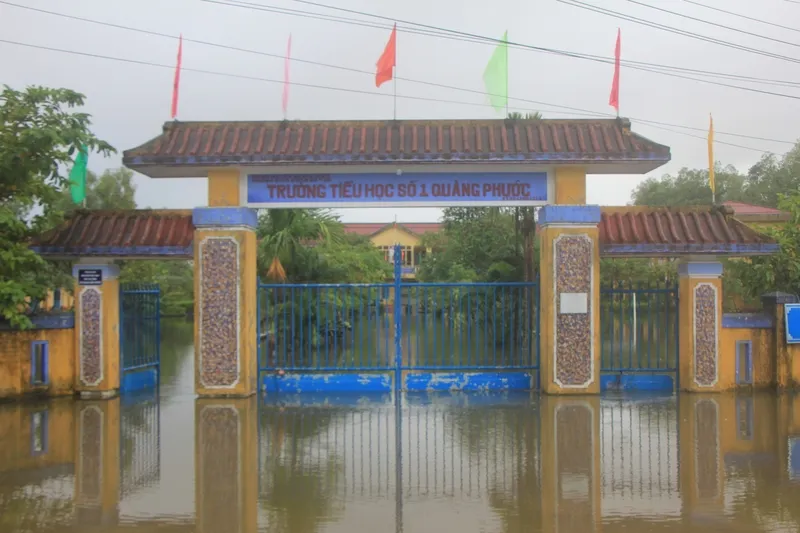 Lũ vẫn đang chia cắt vùng trũng Quảng Điền ảnh 5